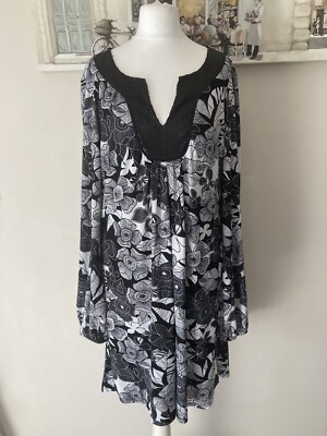 Jonathan Martin Kleid schwarz weiß UK L Pailletten Ausschnitt knielang geblümt