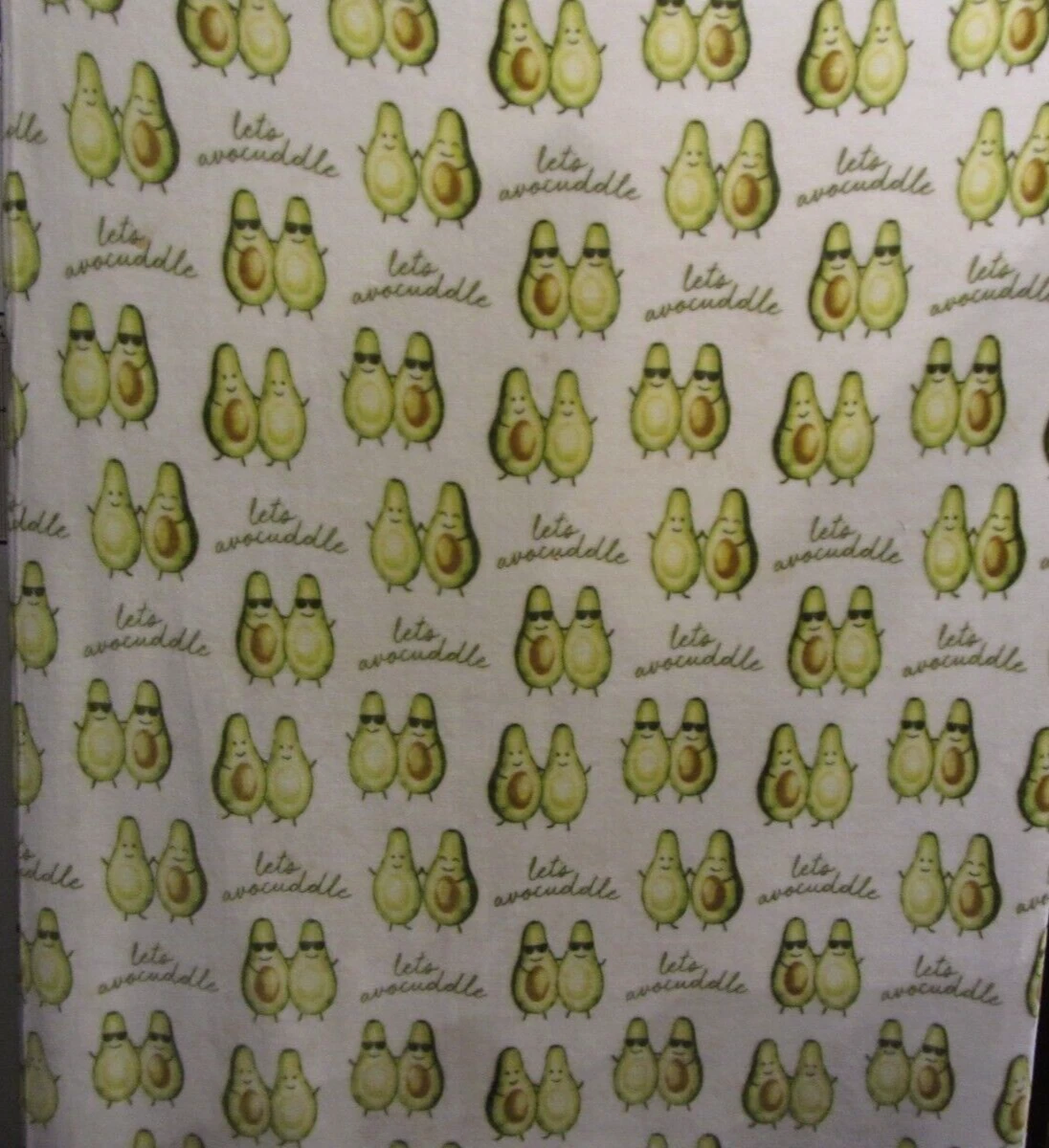 Envogue Throw Blanket Soft Plush Fleece White Green Avocados Oversized Pre Owned
