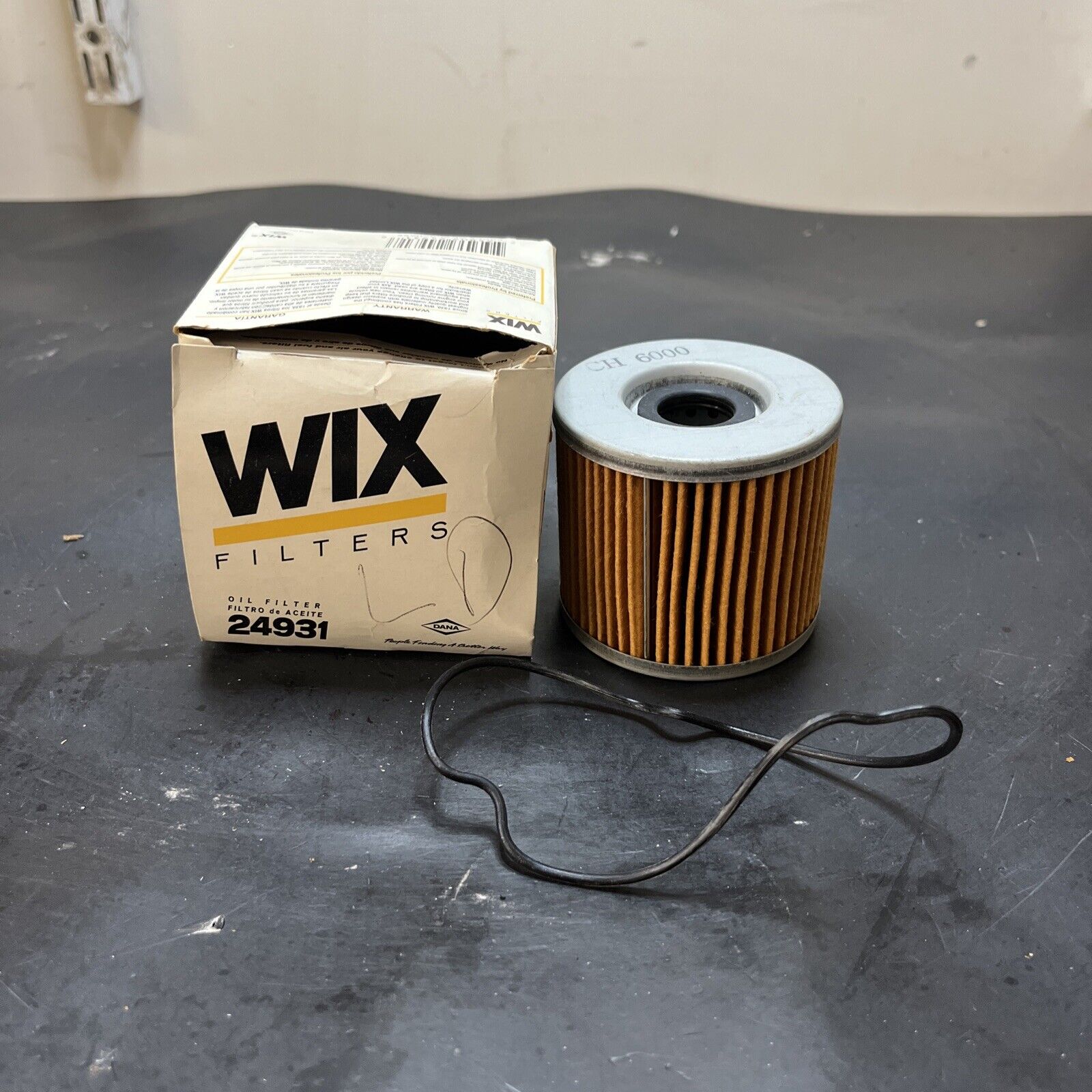 WIX 24931 Engine Oil Filter Fits Select 77-09 Suzuki Models