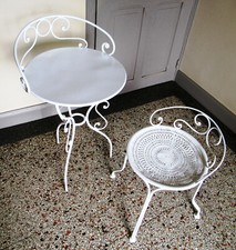 Table et chaise en fer forgé anciennes