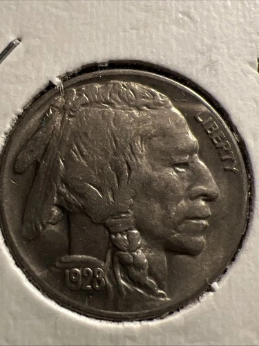 1928 D 5C Buffalo Nickel.  Excellent Condition. Free Shipping. Full Date, Horn.