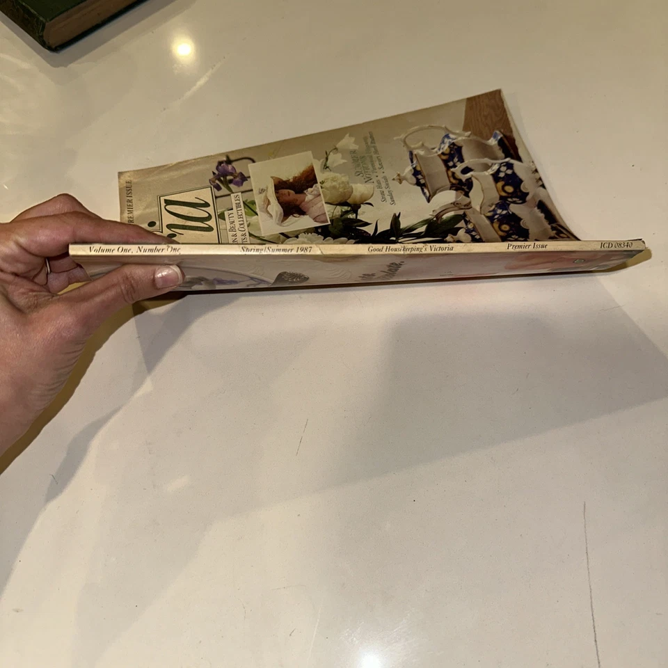 VICTORIA MAGAZINE SPRING/SUMMER 1987 PREMIERE ISSUE VOL 1 NO 1. Excellent - Image 4 of 4