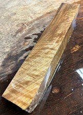 MUY! Escopeta guardabrazo en blanco de nogal inglés acolchado rizado FE625