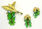 Vtg. Green Rhinestone Goldtone Costume Jewelry Brooch  + Earring Set - 04
