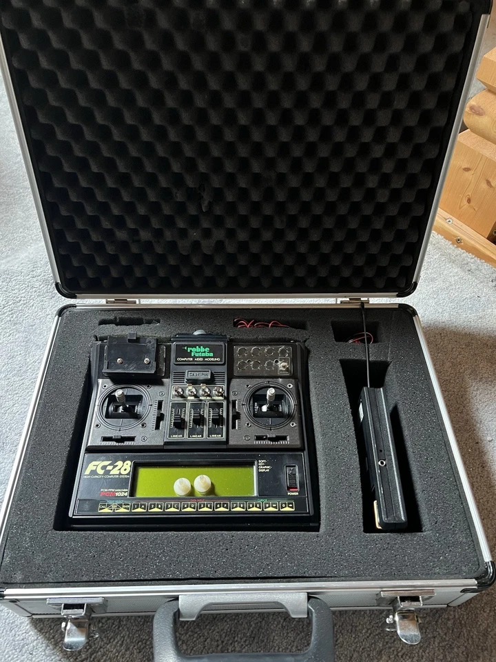 Robbe Futaba FC 28 Fernsteuerung Fernbedienung RC Hubschrauber Heli Helicopter - Bild 2 von 4