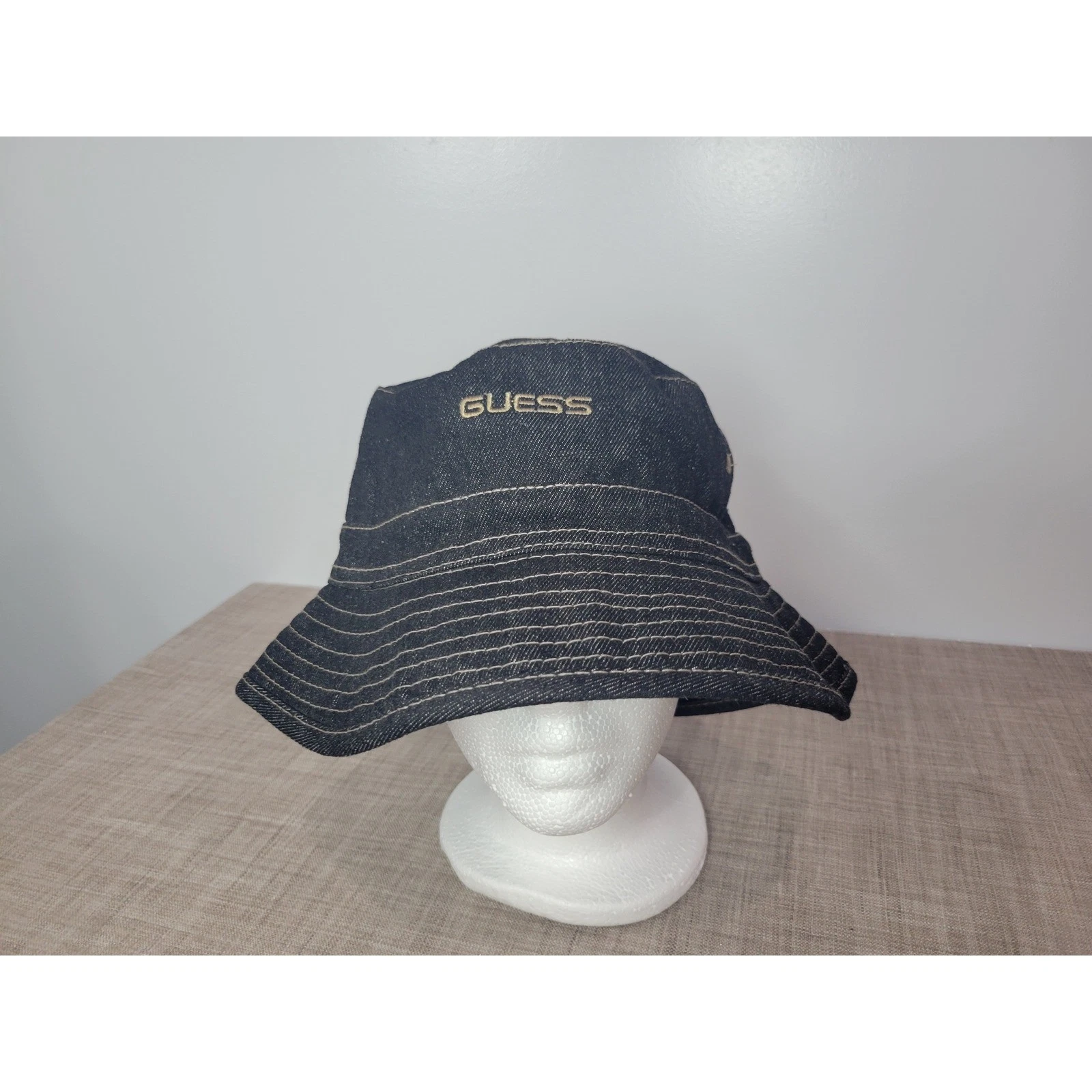 GUESS Vintage Dark Wash Denim Bucket Hat Embroidered Logo 9051MM6T OSFM Blue
