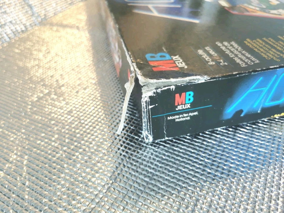 *In French* HOTEL Board Game 1986 Vintage MB Games Retro *Francais Version*  - Image 4 of 4