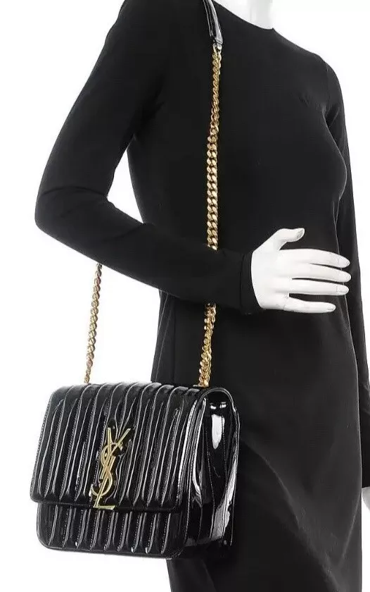 Vicky Small Patent Leather Crossbody Bag in Black - Saint Laurent