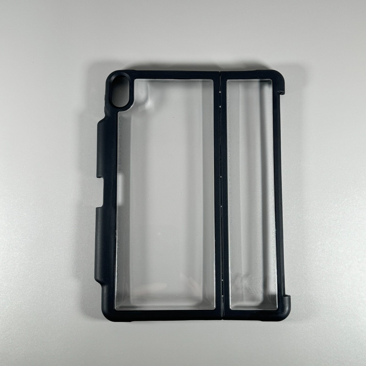 STM DUX SHELL for iPad Pro 11–inch Dux Shell Magic/Folio for iPad Pro 11