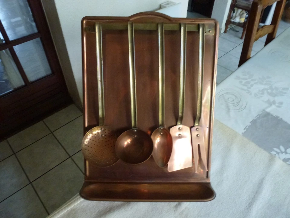 SUPPORT AVEC USTENSILES DE CUISINE CUIVRE ET LAITON - Photo 1/1
