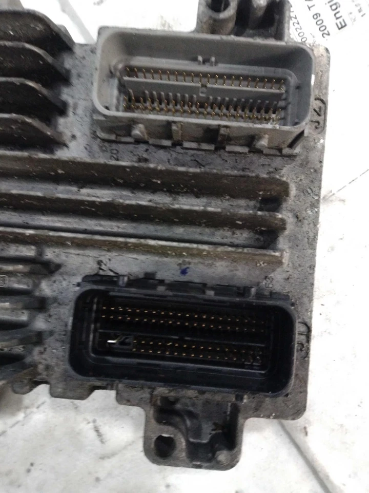 Módulo de control del motor usado (ECM) se adapta a: Chevrolet Tahoe 2009 control electrónico M Foto 4 de 4