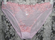 WACOAL EMBRACE LACE EMBROIDERED BIKINI MEDIUM NWOT PRETTY  SHIP FREE US