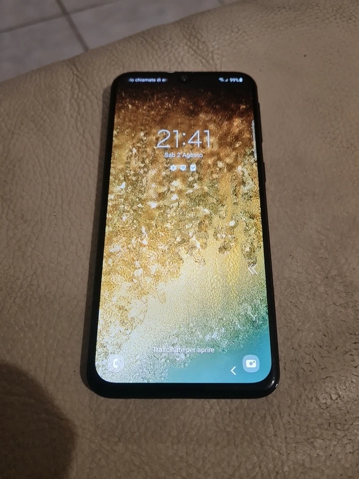 Samsung Galaxy A40 - 64GB - Blu (Senza operatore) (Dual SIM) - Immagine 3 di 4