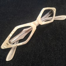VTG FRANCE PEARLIZED Plastic DIAMOND Shaped POP ART Retro Cat Eye Frame Glasses