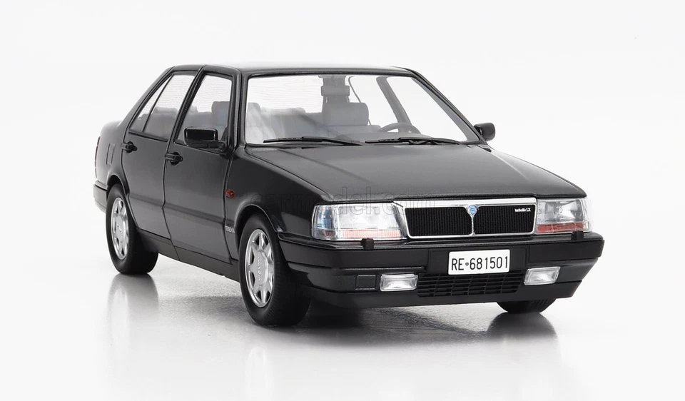 MODELLINO AUTO STATICO DIECAST LANCIA THEMA TURBO 16V LX 2S 1991 NERO SCALA 1/18 - Immagine 4 di 4