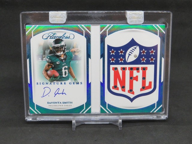 2025 Panini Flawless Devonta Smith 1/1 Shield Signature Gems Auto Book DS10