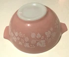 Vintage Pyrex #442 Pink Gooseberry Cinderella 1 1/2 Qt Bowl. MINT condition