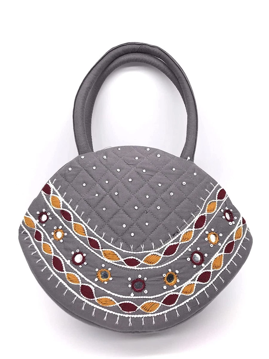 Hand purse outlet with handle