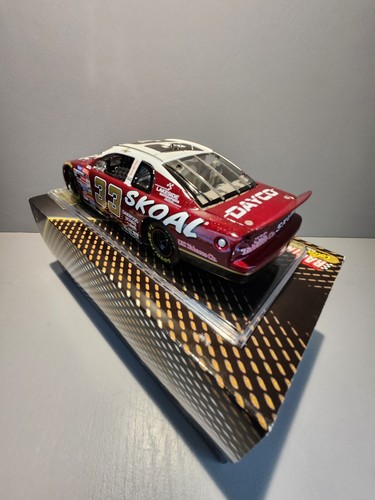 Ken Schrader Maroon Skoal 1999 1/24 Action Elite Diecast Car 1-1500 - Picture 7 of 15