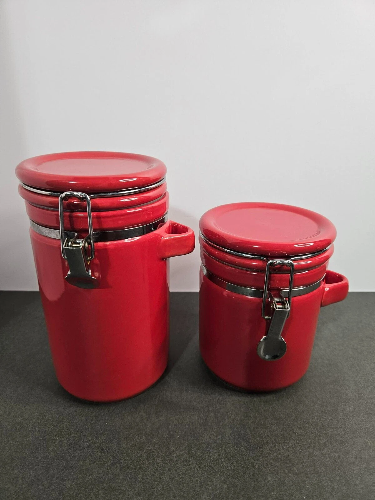 Set of 2 Red Round Locking Canisters 8" and 6"