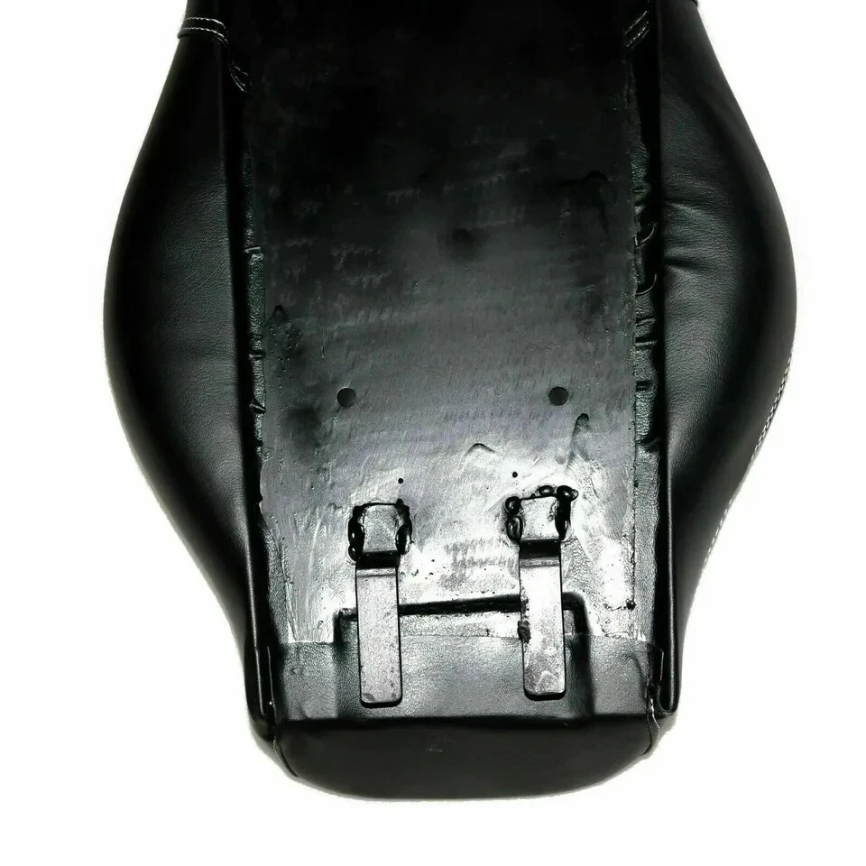 Fits for Royal Enfield Interceptor Custom Cushioned Dual Seat White Stitched - Imagem 3 de 4