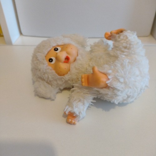 Vintage 1970's Monchhichi Chic a Boo Monkey Friend White Lamb Sheep Sucks Thumb - Picture 17 of 22