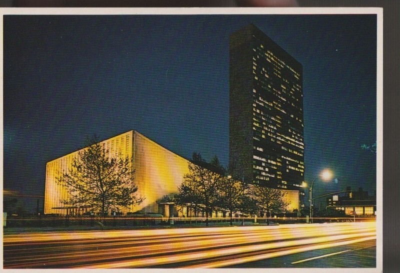 Made in Italy-Vintage Unposted Postcard, "United Nations Building" New York City