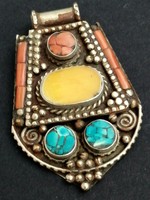 EXTREMELY RARE POST MEDIEVAL ISLAMIC OTTOMAN SILVER AMULET WITH CORAL STONE