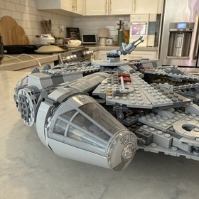 LEGO Star Wars: Millennium Falcon (7965) Set no manuals. Incompletes.