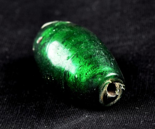 old Hand made glass silver lamp work with large hole bead #7344 - Picture 5 of 5