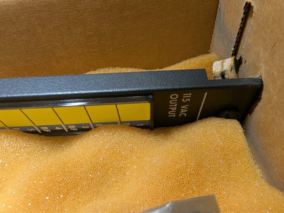 GE Fanuc IC600BF904K / BF904K Series 6, 115 VAC Output (New In Box) - Image 2 of 4