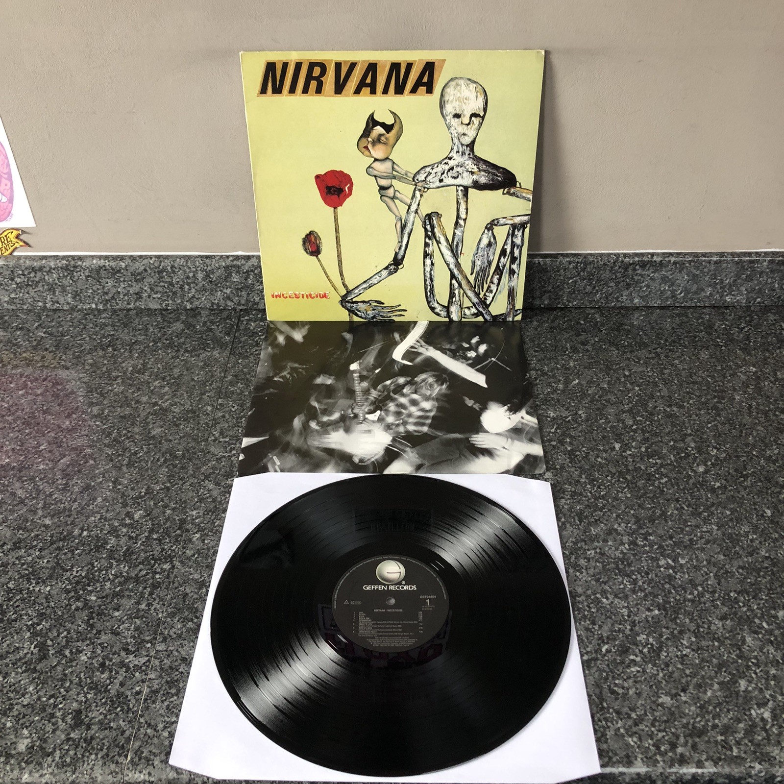 LP VINYL NIRVANA ALBUM INCESTICIDE GEF 24504 EUROPE IST PRESS 1992 EX/EX+ SUPER