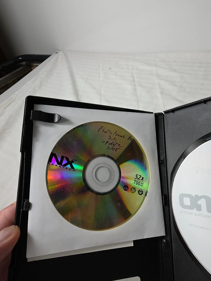 PhotoFrame Pro 3 Border and Edge Effects Photo Editing Software W/ Update Disc - Image 3 of 3