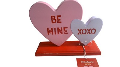 Design Styles Sweethearts Valentines Heart Centerpiece Pink Red Wood Desk Decor