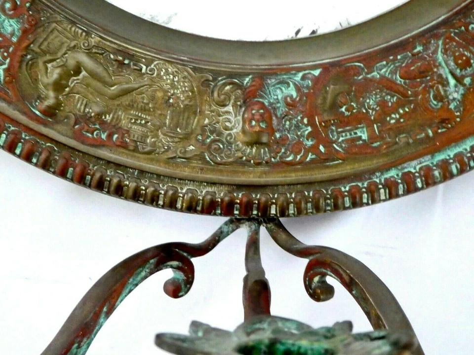 ESPEJO Antiguo, Marco de Latón con Figuras Mitológicas + 3 Candelabros REDONDOS Foto 3 de 4