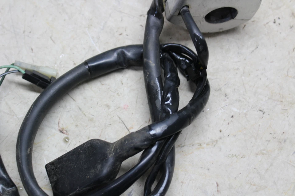 2011 SUZUKI BOULEVARD LS650 INTERRUPTOR DE SINAL DE BUZINA ESQUERDA - Imagem 2 de 4