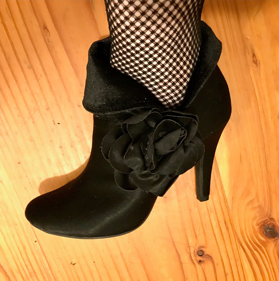 Rocket Dog high heeled ankle boots, satin and velvet Size 5 eBay