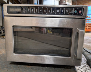 2017 Amana MenuMaster CRC21T2RLPF Commercial Microwave, 208/240V, 2100 W