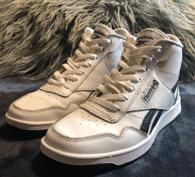 Size 7- Reebok Club High White Black W