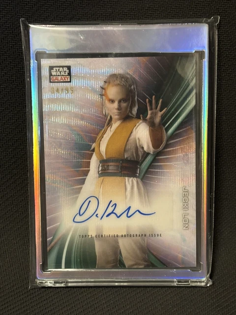 Star Wars Galaxy Jecki Long Atomic Auto /99 Dafne Keen 2025 Topps Chrome #GA-DK