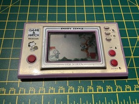 Nintendo GAME & WATCH SNOOPY TENNIS SP-30 (1982) &ndash; Vintage Handheld Console