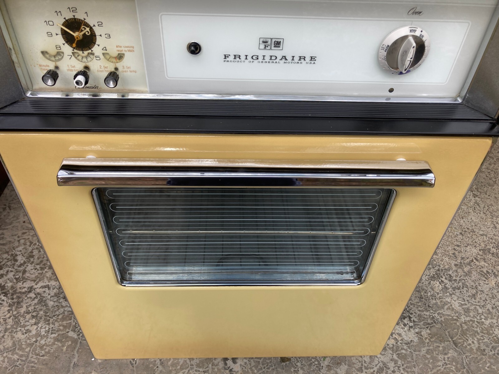 Vtg 1970s Frigidaire RARE Harvest Gold GM Electric Wall Oven Stove RGB