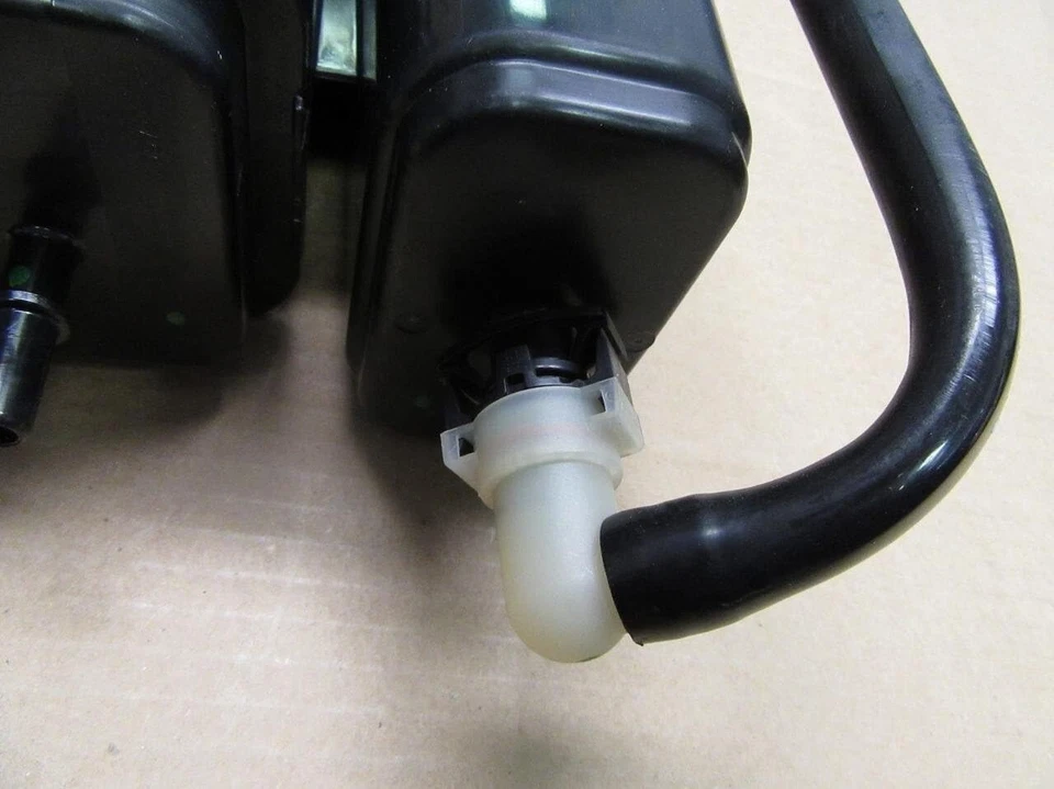 Bote de carbón de vapor ACDELCO GM OE EVAP para Chevy Traverse 2009-2017 Foto 2 de 4