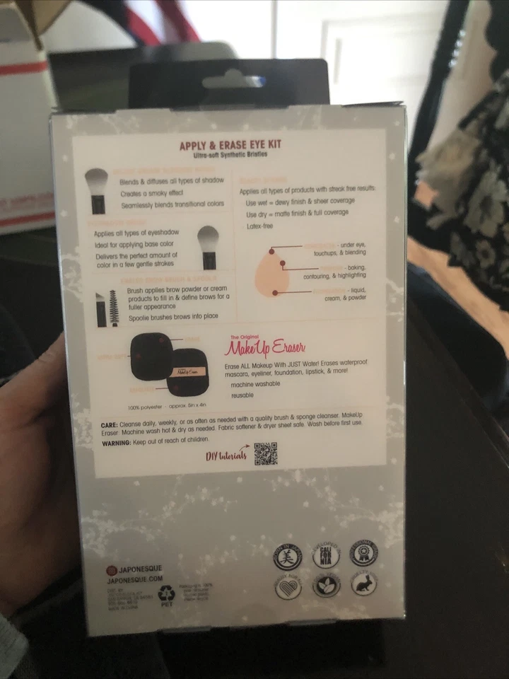 Professional Quality Makeup Brushes- Apply and Erase Eye Kit - Image 2 of 3