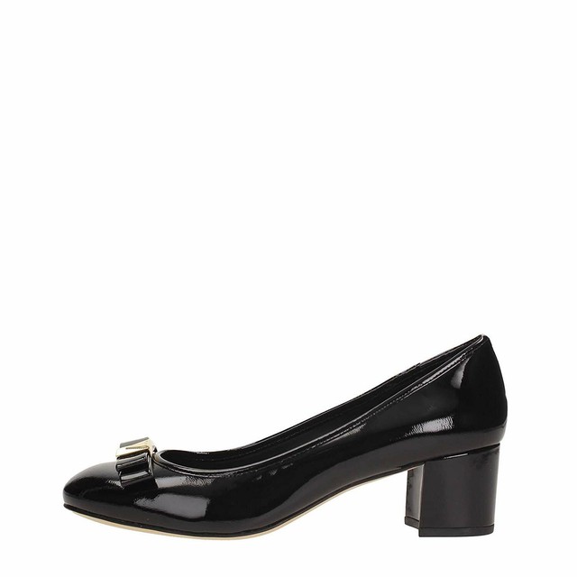 michael kors caroline bow pump