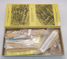 Fine Scale Miniatures 175 HOn3 Scale Rail Car Shed Craftsman Kit