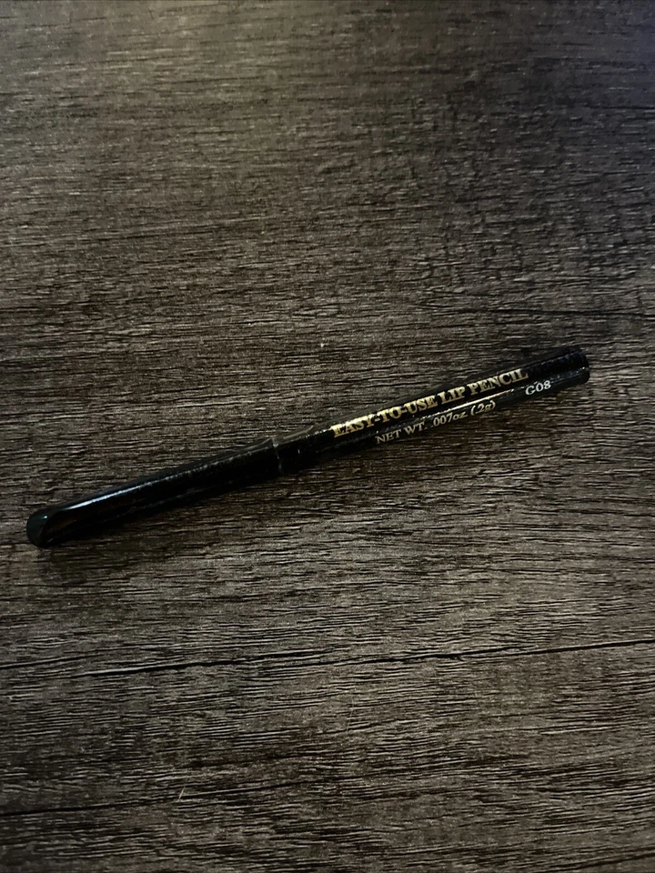 Signature Club A Easy To Use Lip Pencil New Sealed - Image 2 of 2