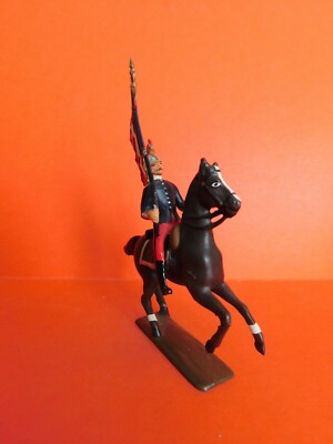 Figurine CBG Mignot – Dragon à Cheval Officier Porte-drapeau 60mm