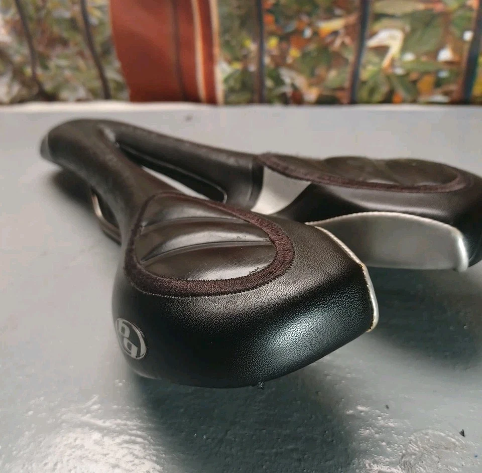 Asiento de sillín de bicicleta de carbono Specialized Jett 143 Hollow Ti limpio Foto 4 de 4