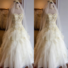 Champagne Wedding Dresses Lace Appliques Off Shoulder Elegant Ruffle Bridal Gown